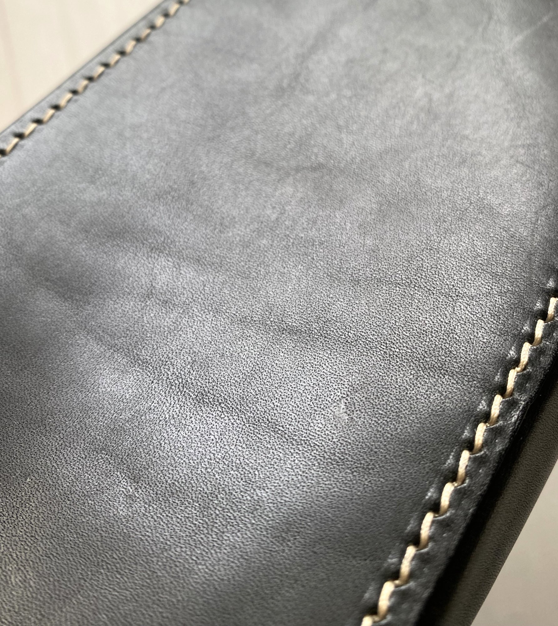 Leather Base 栃木レザー 側面 ステッチ 5年後 エイジング